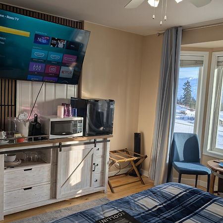 Salish B&B And Spa เวสต์ เคโลว์นา ภายนอก รูปภาพ