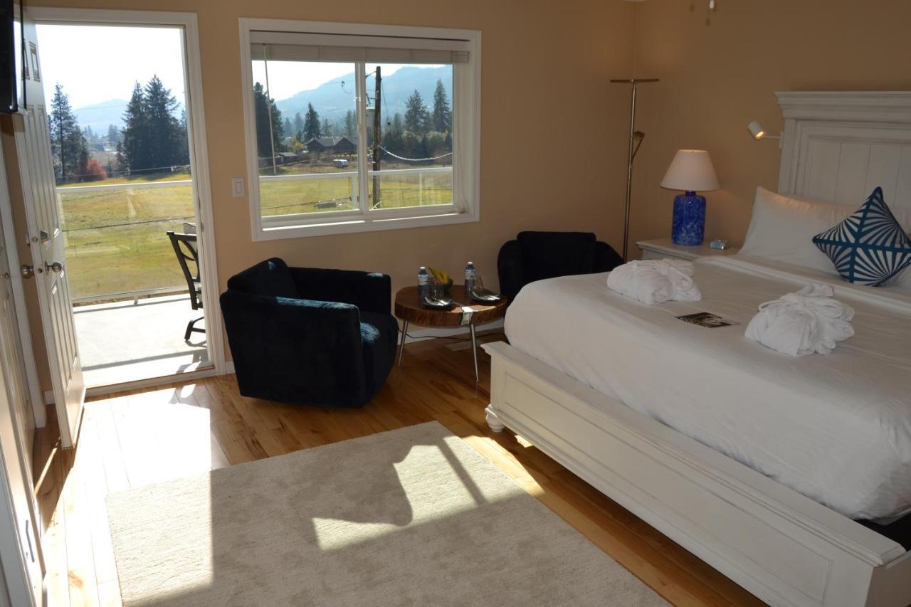 Salish B&B And Spa เวสต์ เคโลว์นา ภายนอก รูปภาพ