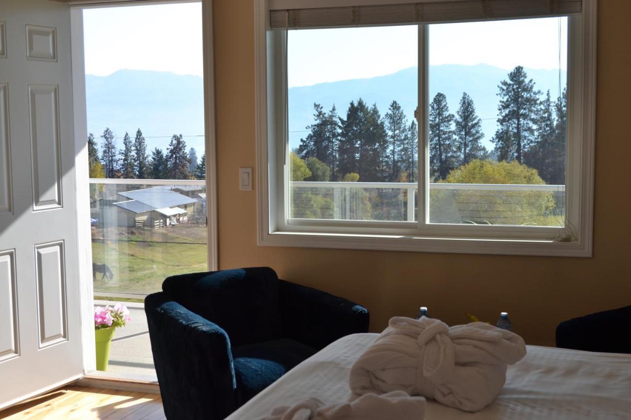 Salish B&B And Spa เวสต์ เคโลว์นา ภายนอก รูปภาพ