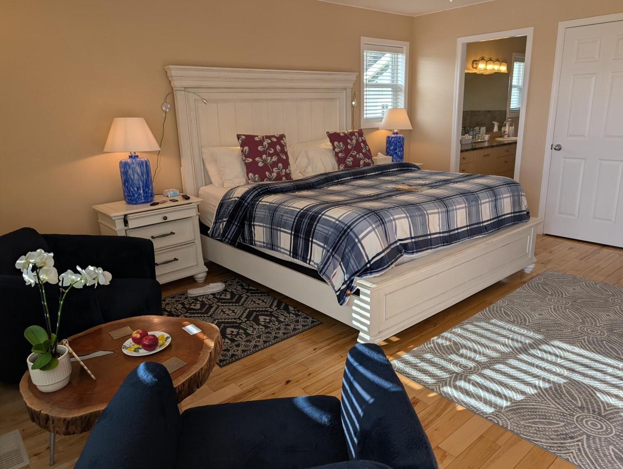Salish B&B And Spa เวสต์ เคโลว์นา ภายนอก รูปภาพ