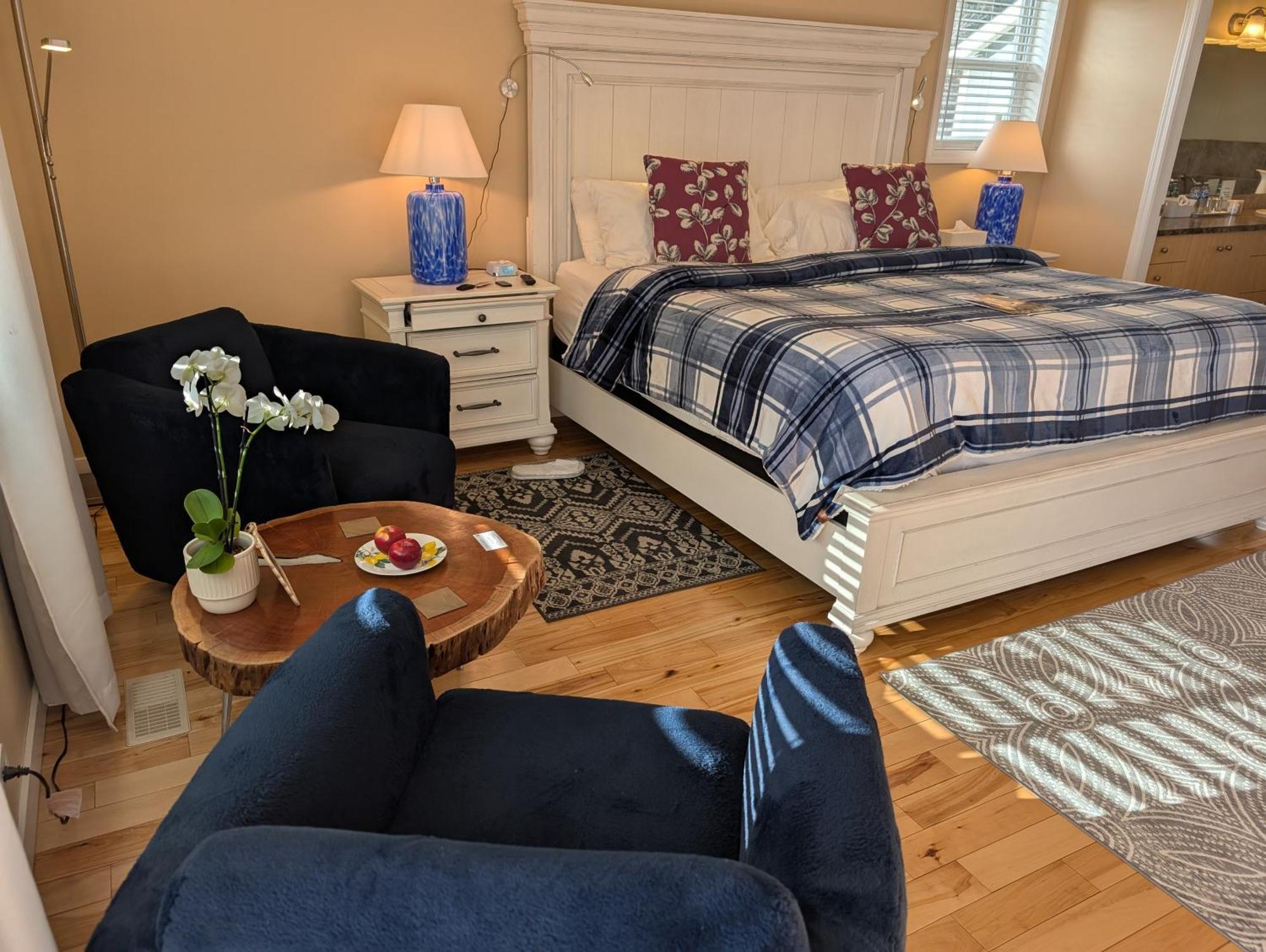 Salish B&B And Spa เวสต์ เคโลว์นา ภายนอก รูปภาพ