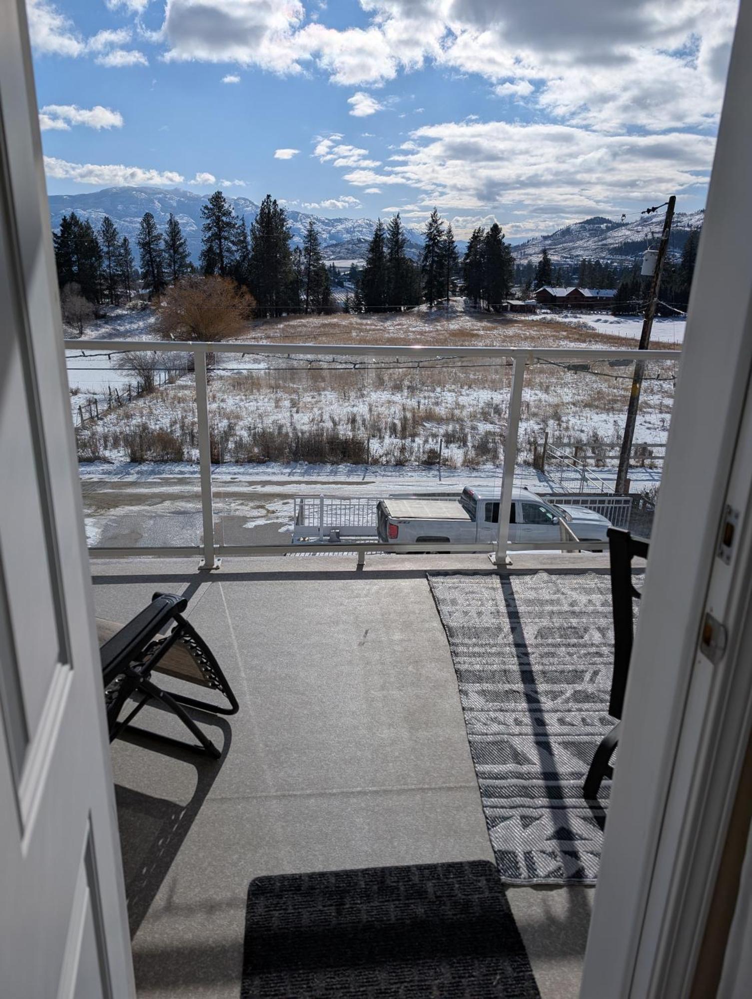 Salish B&B And Spa เวสต์ เคโลว์นา ภายนอก รูปภาพ